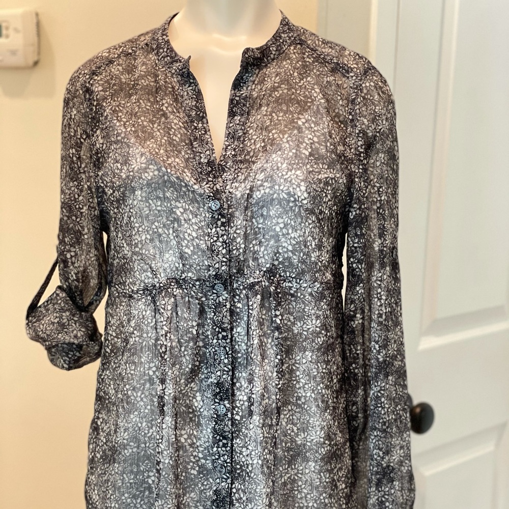 Express shear floral tunic. Size Small.